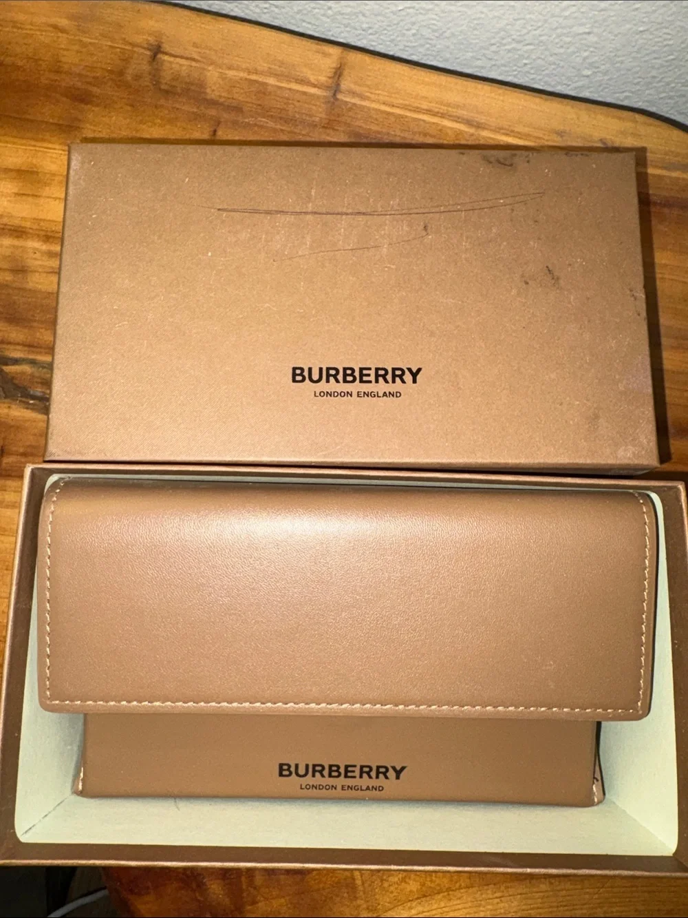 Burberry elegant square